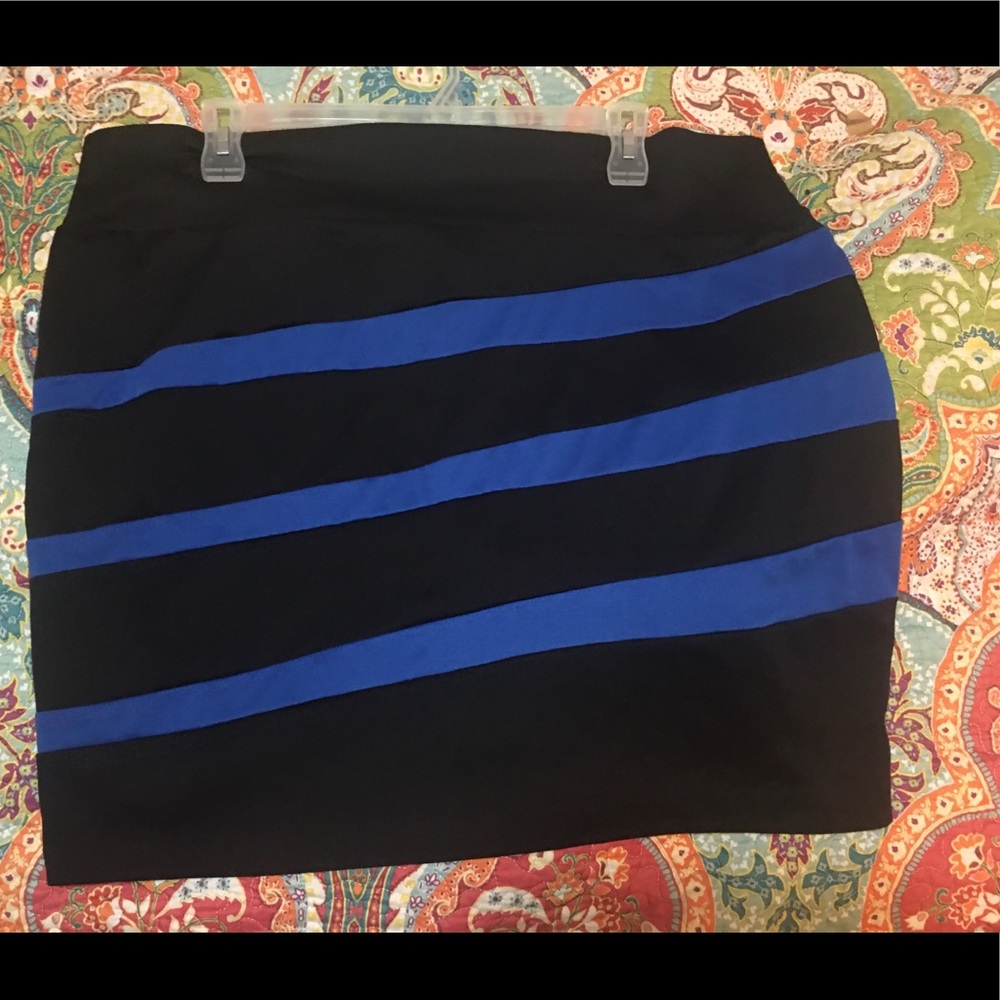 Black and blue strip mini skirt